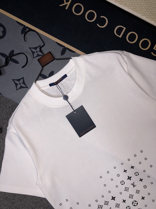 ブランドTシャツ側面デザイン